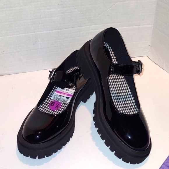 NEW Seychelles Black Faux Patent Leather Chunky Lug Sole Style name Alley Cat - Picture 1 of 9